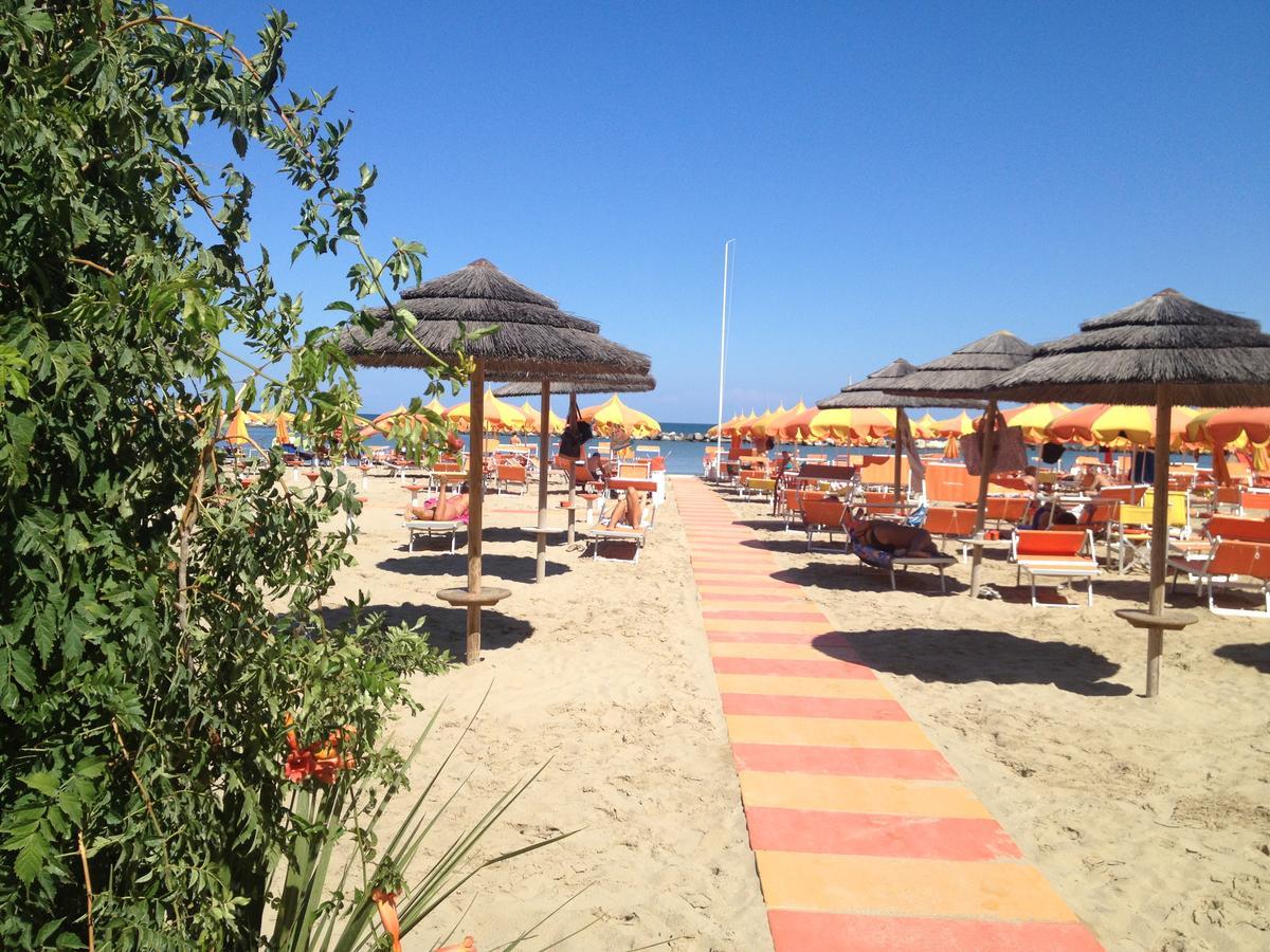 Hotel La Conchiglia Белариа-Игеа Марина Екстериор снимка