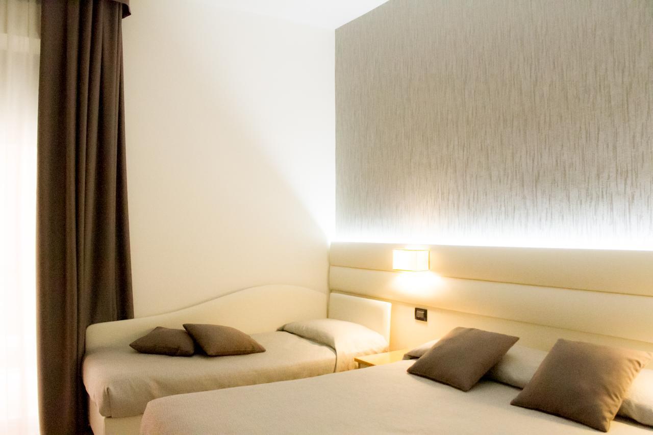 Hotel La Conchiglia Белариа-Игеа Марина Екстериор снимка