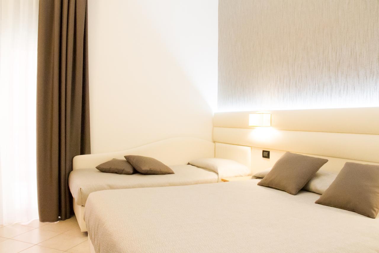 Hotel La Conchiglia Белариа-Игеа Марина Екстериор снимка