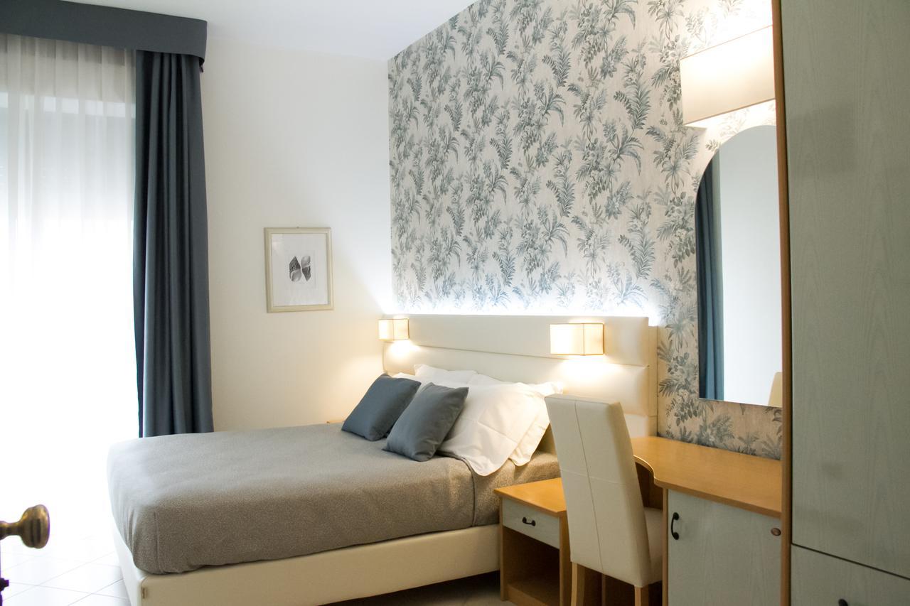Hotel La Conchiglia Белариа-Игеа Марина Екстериор снимка