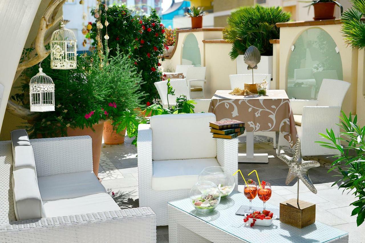Hotel La Conchiglia Белариа-Игеа Марина Екстериор снимка