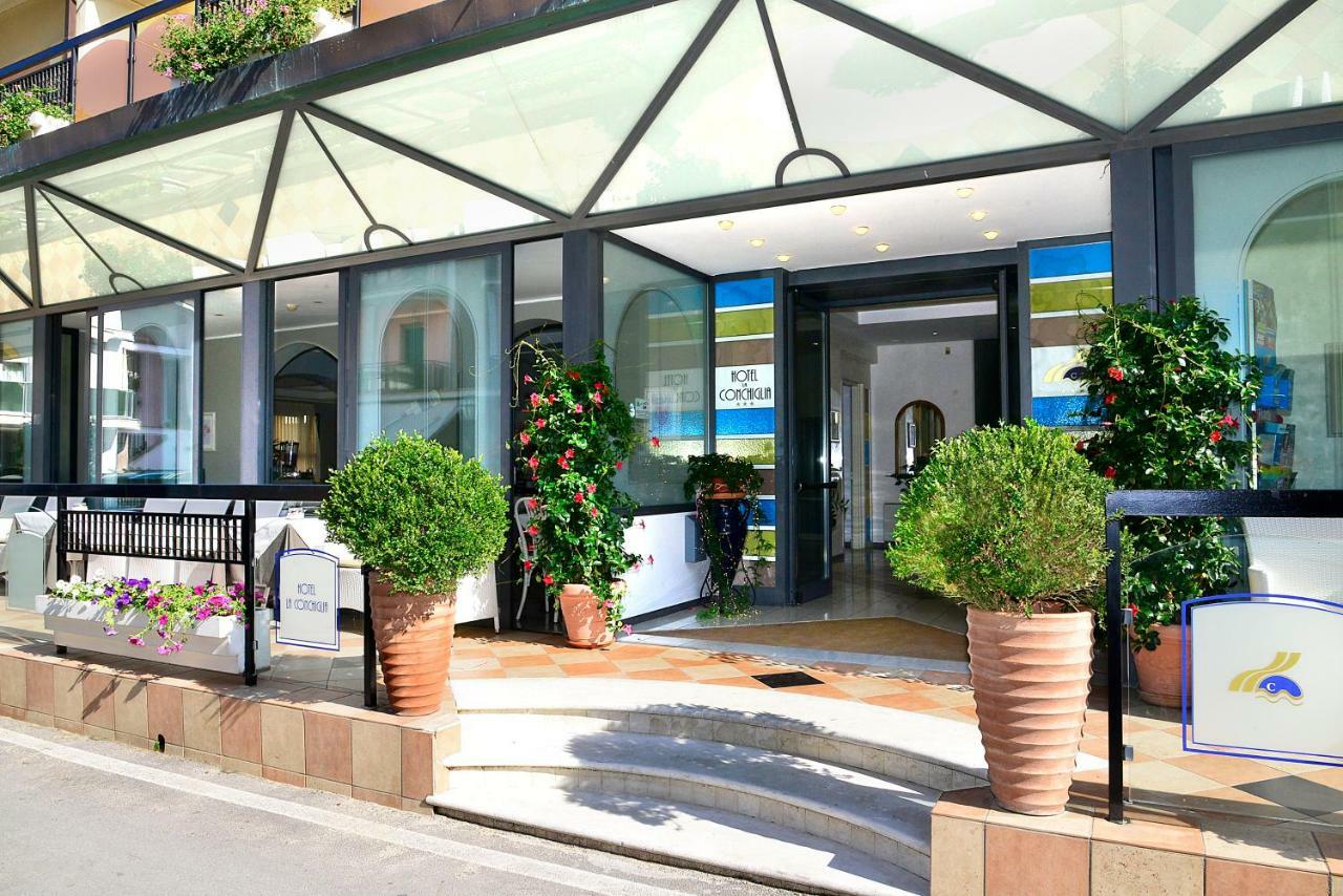 Hotel La Conchiglia Белариа-Игеа Марина Екстериор снимка